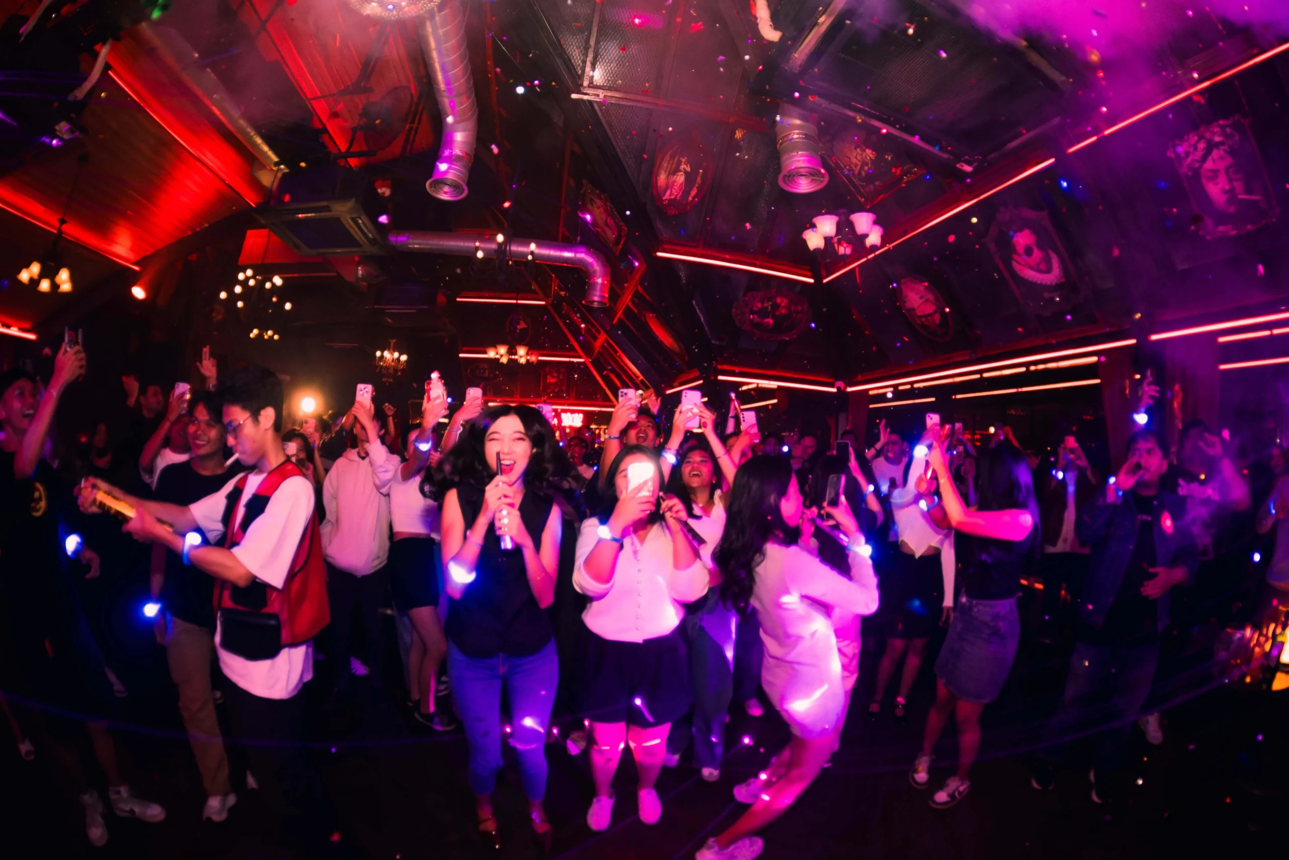 Nightlife Jakarta: 11 Spot Party Buat Chill & After Hours 18 11 Spot Nightlife Jakarta yang Seru Abis Harus Banget Dicoba 8 scaled