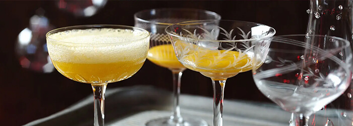 15 Pilihan Minuman Alkohol Manis dengan Rasa Fun dan Kelas! 10 Bellini – Elegan, Manis, dan Instagrammable