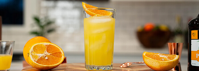 15 Pilihan Minuman Alkohol Manis dengan Rasa Fun dan Kelas! 15 Fuzzy Navel – Minuman Klasik dengan Rasa Peach yang Manis