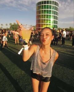 17 Outfit Nonton Konser Stylish, Hits & Ga Basi! 10 Outfit Look Industrial Street x Techwear