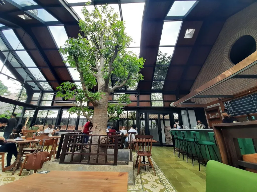 Ombe Kofie Menteng