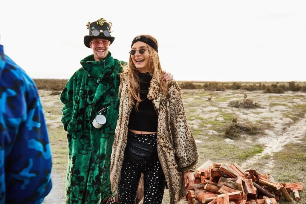 17 Outfit Nonton Konser Stylish, Hits & Ga Basi! 5 Outfit Boho-Vintage yang Tetap Nyatu Sama Alam