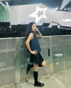 17 Outfit Nonton Konser Stylish, Hits & Ga Basi! 8 Outfit Denim On Denim Yes, Please