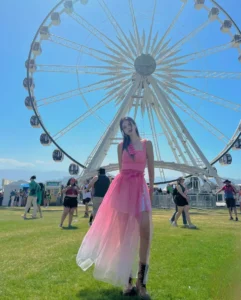 17 Outfit Nonton Konser Stylish, Hits & Ga Basi! 12 Outfit Ethnic Lokal Pride