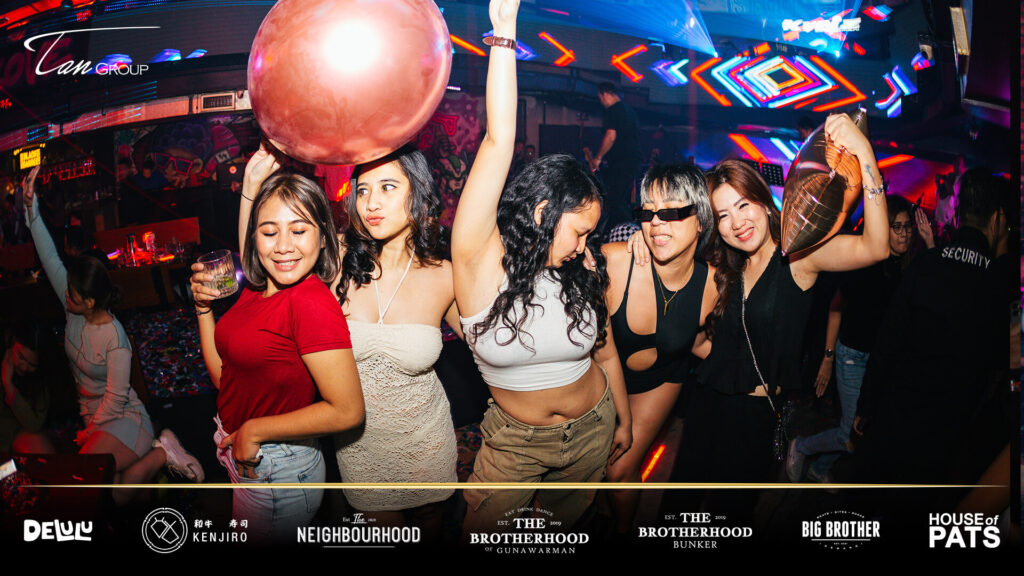 gaya flexing yang smart di club dan bar