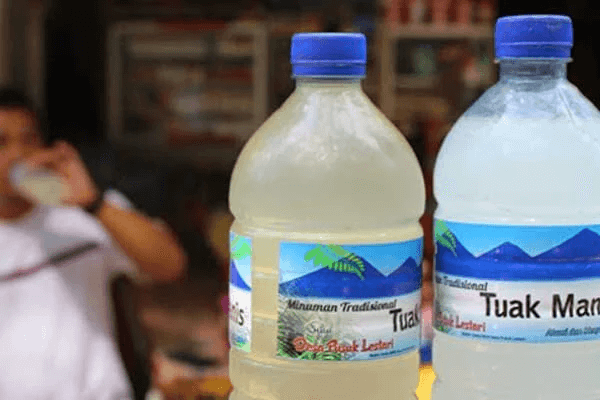 8 Minuman Alkohol Lokal Khas Indonesia: Dari Tradisi Jadi Cerita 5 Tuak