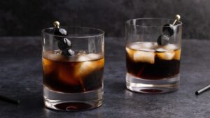 Rahasia Campuran Vodka Enak: Rasio Rasa & Teknik Baru 6 Black Russian