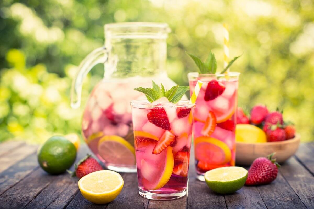 Nongkrong di Bar? Coba 10 Minuman Ini, Bebas Alkohol! 13 Fruit Punch
