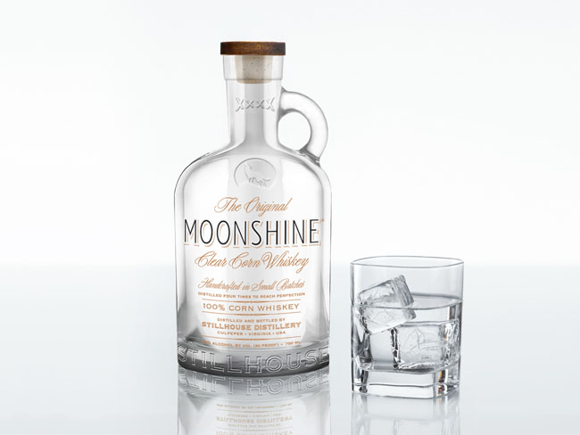 minuman alkohol tinggi moonshine