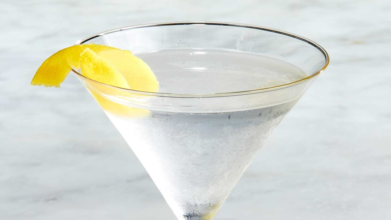 Rahasia Campuran Vodka Enak: Rasio Rasa & Teknik Baru 16 Vodka Martini
