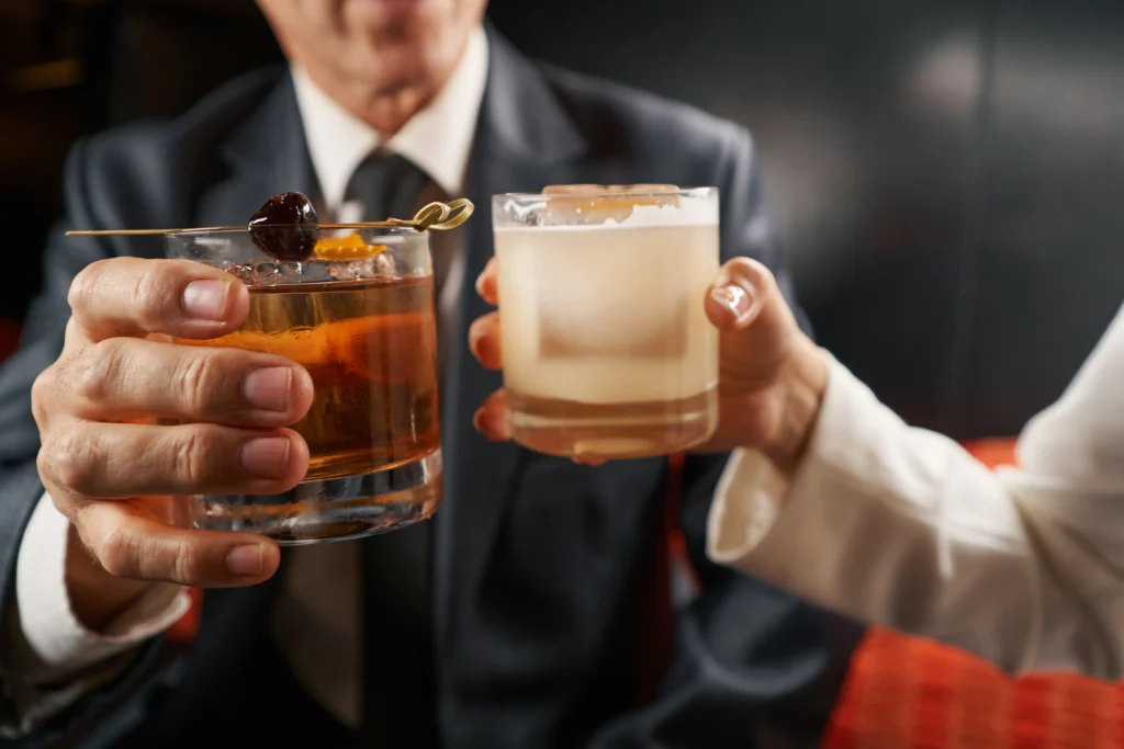 Whiskey atau Whisky? Panduan Ringkas Buat Pecinta Spirit 10 Cocktail dengan Whiskey