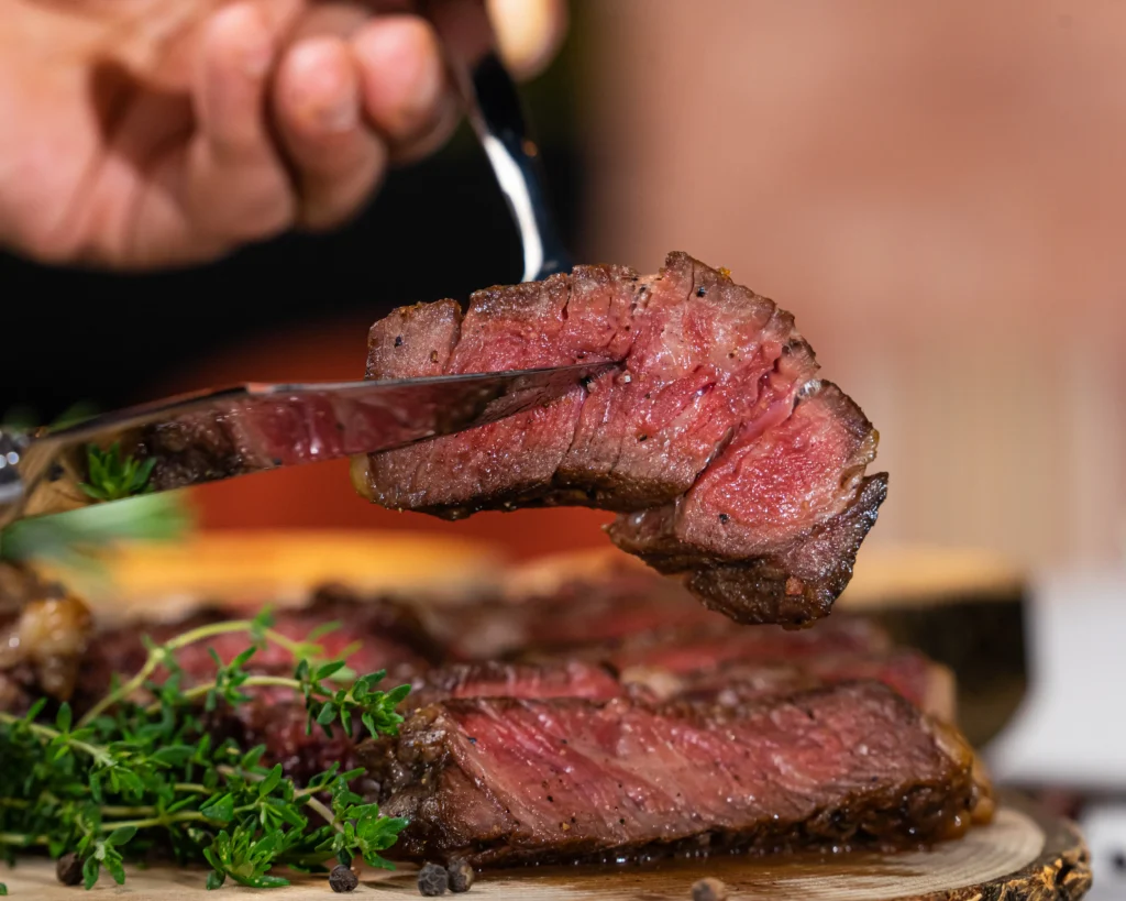 Perbedaan Tingkat Kematangan Steak dari Rare Hingga Well Done 2 Steak tingkat kematangan medium rare