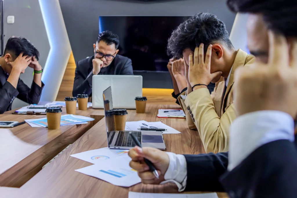 5 Layout Ruang Rapat Buat Meeting lebih Efektif 11 Karyawan kelelahan karena rapat lama