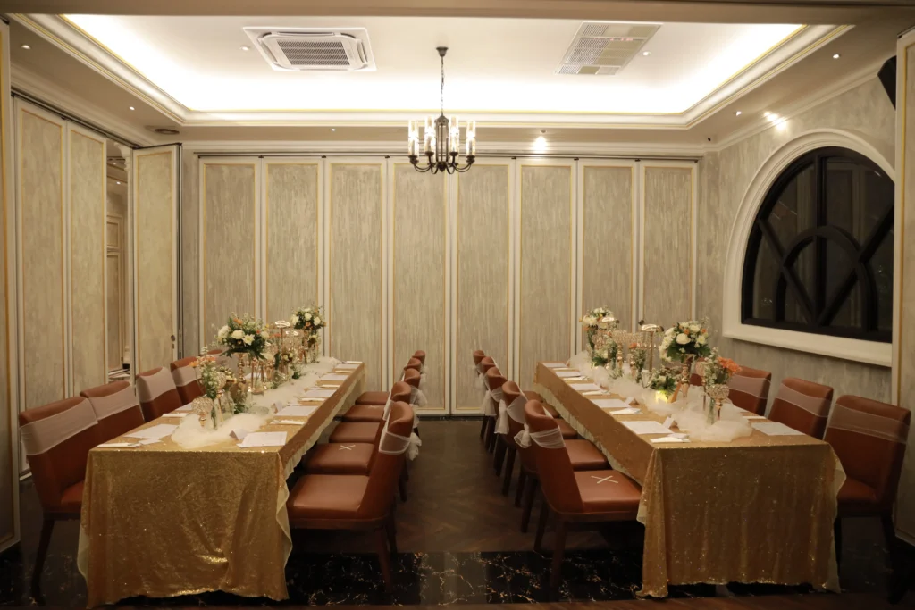 Tema acara graduation party