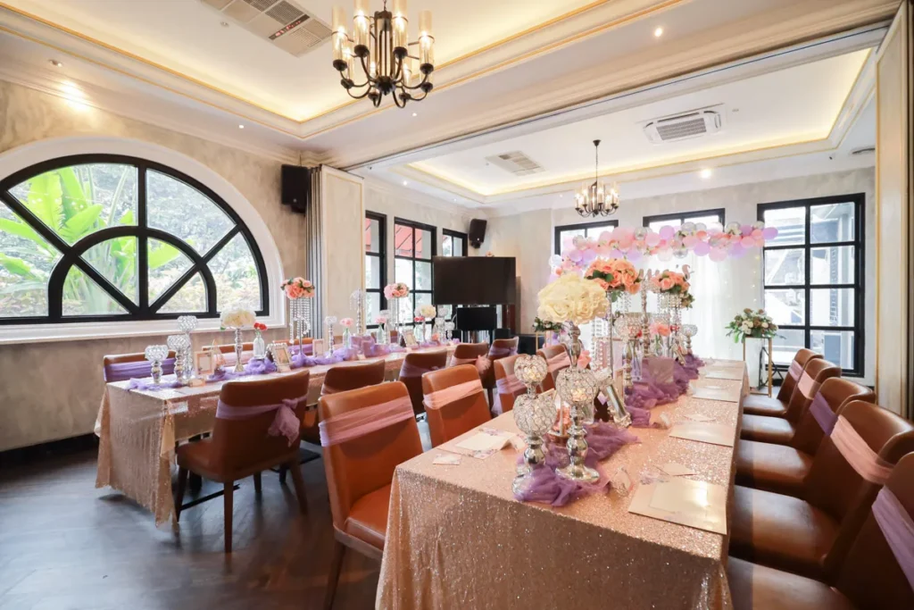 5 Layout Ruang Rapat Buat Meeting lebih Efektif 1 The neighbourhood private room banquet