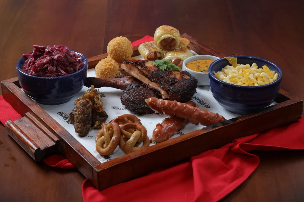 3 Moodboard Intimate Wedding 40s Vintage Food