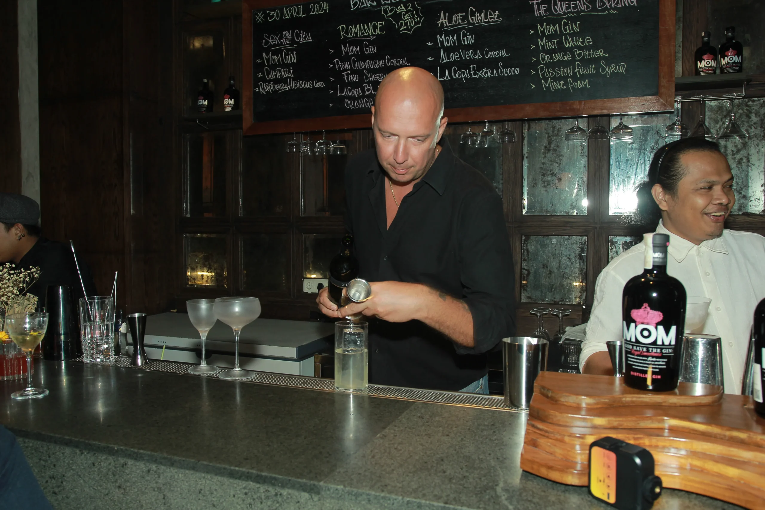 Kerja Jadi Bartender Kayak Apa Sih 5 scaled