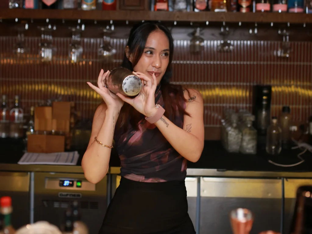 Kerja Jadi Bartender Kayak Apa Sih? Ini 5 Faktanya! 6 Annisa Wardhani bar takeover ROSI Jakarta