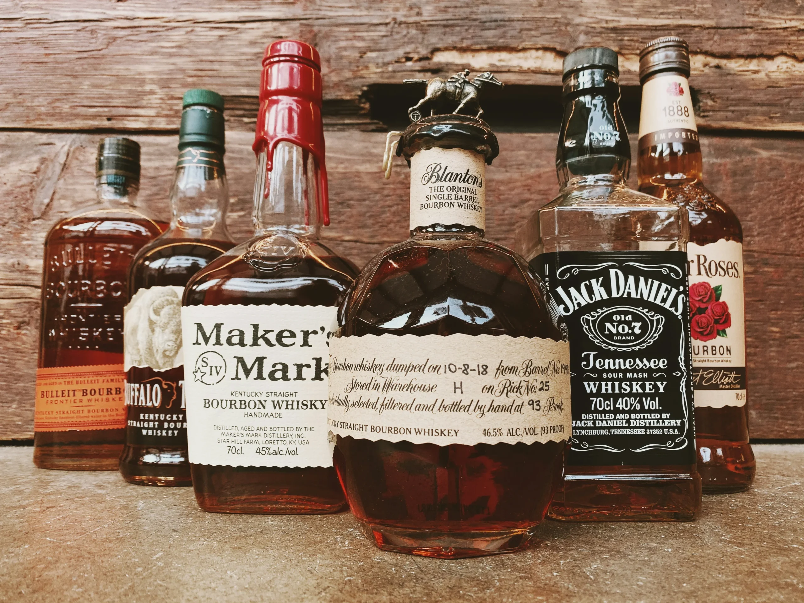 Ngaku Suka Whiskey? Pahami Perbedaan 6 Jenis Whiskey Ini! 14 Bourbon Whiskey scaled