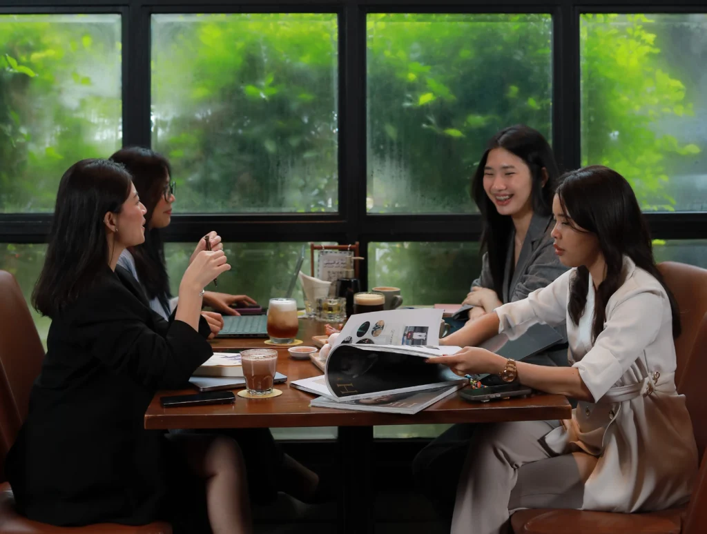 Kenapa Gen Z Lebih Suka Nongkrong di Coffee Shop? Ini 5 Alasannya 8 5 Alasan Gen Z Milih Coffee Shop Buat Tempat Nongkrong