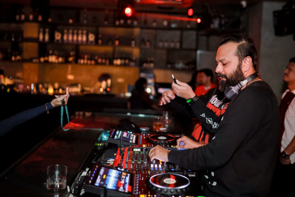 The ESCAPE Jakarta, nightclub buat pecinta techno, house, progressive, trance.