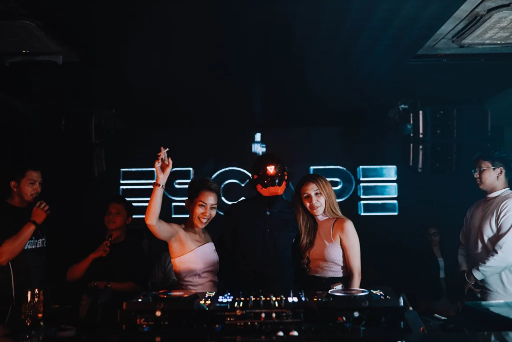 The ESCAPE Jakarta, nightclub buat pecinta techno, house, progressive, trance.