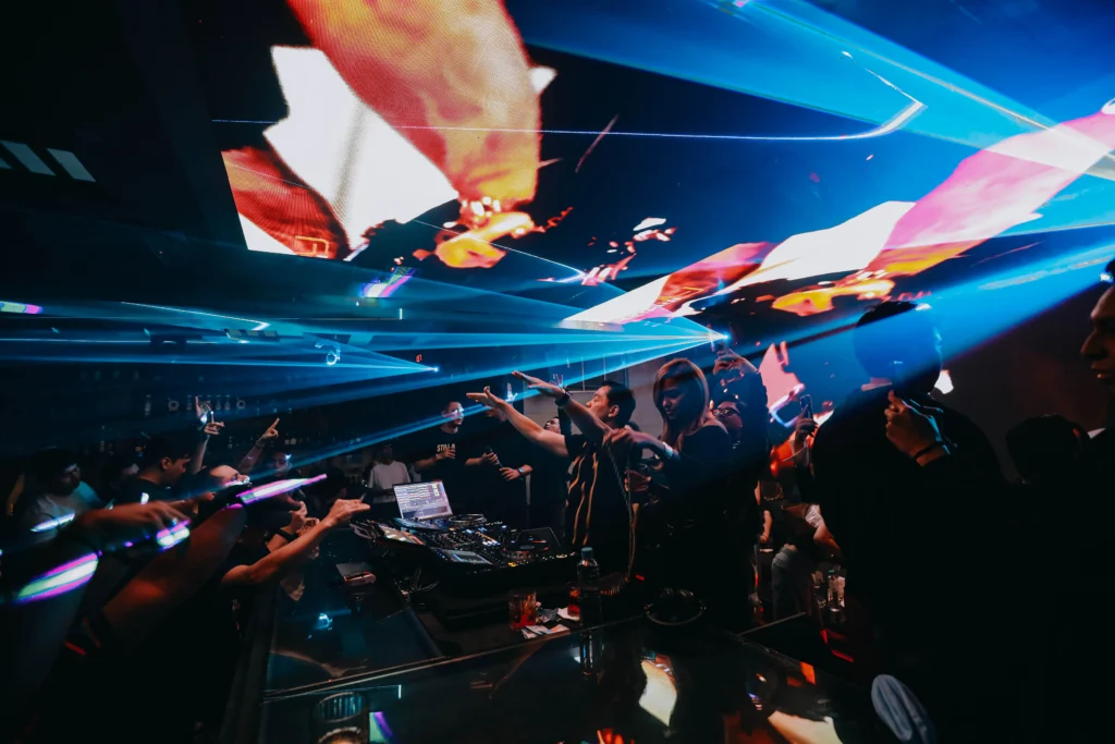 The ESCAPE Jakarta, nightclub buat pecinta techno, house, progressive, trance.