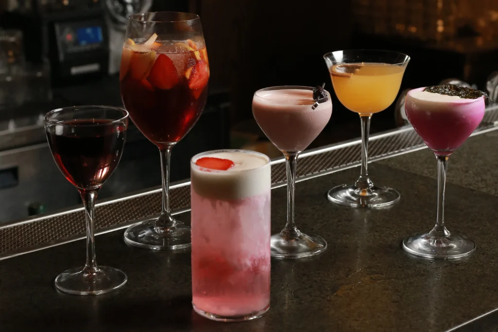 Fungsi di Balik Bentuk Cocktail Glass yang Beragam 8 Fungsi di Balik Bentuk Cocktail Glass yang Beragam