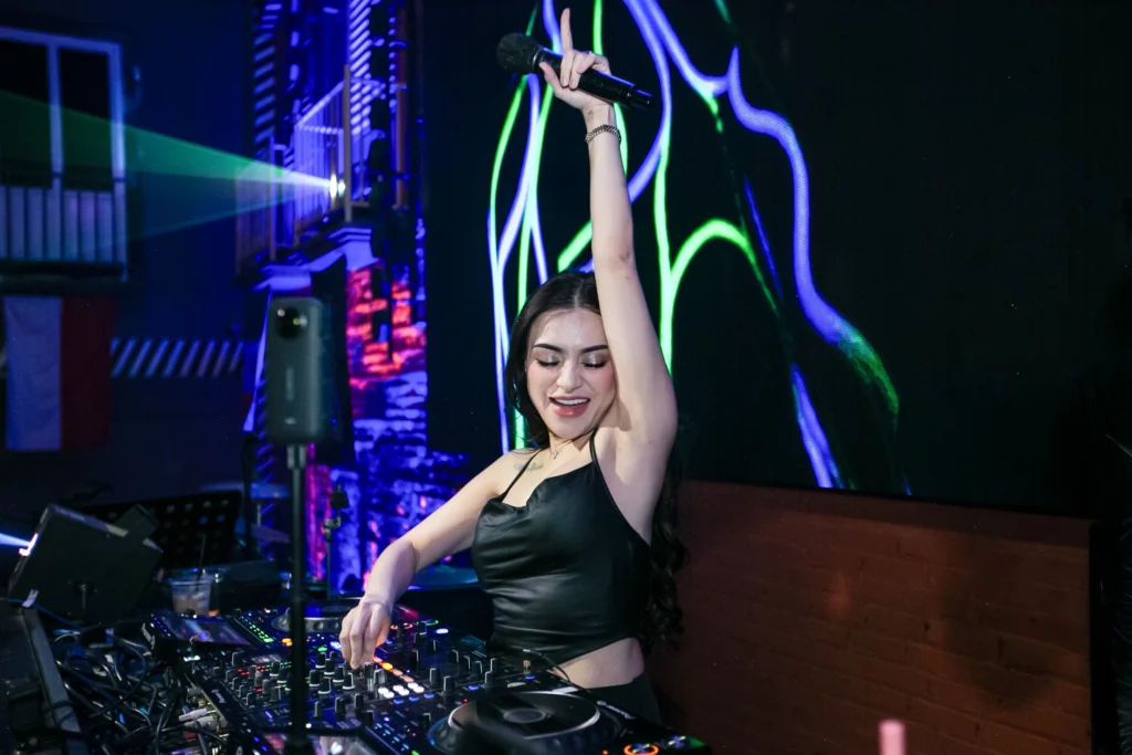 Promo Ladies Night, Worth it Ga Sih? 2 Ladies Night Biasanya Hari Apa?